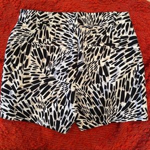 WHBM 5” shorts NWT